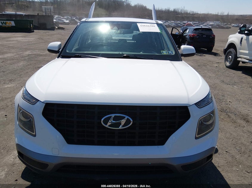 2022 Hyundai Venue Se VIN: KMHRB8A37NU202175 Lot: 44826388