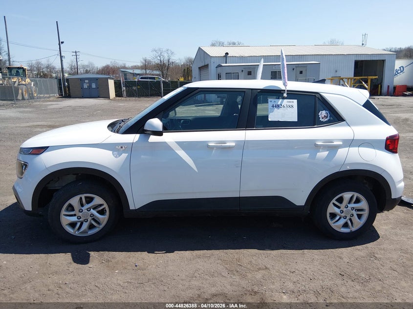 2022 Hyundai Venue Se VIN: KMHRB8A37NU202175 Lot: 44826388
