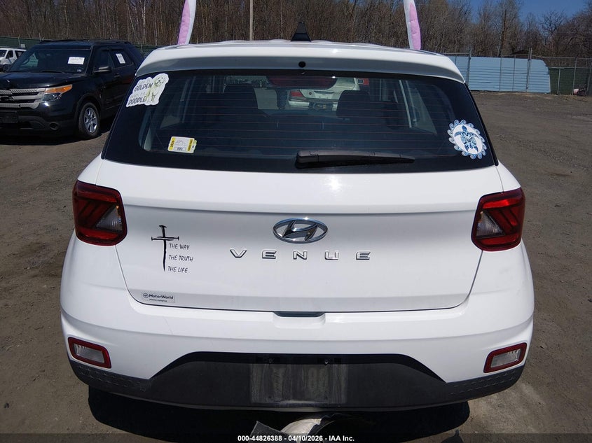 2022 Hyundai Venue Se VIN: KMHRB8A37NU202175 Lot: 44826388