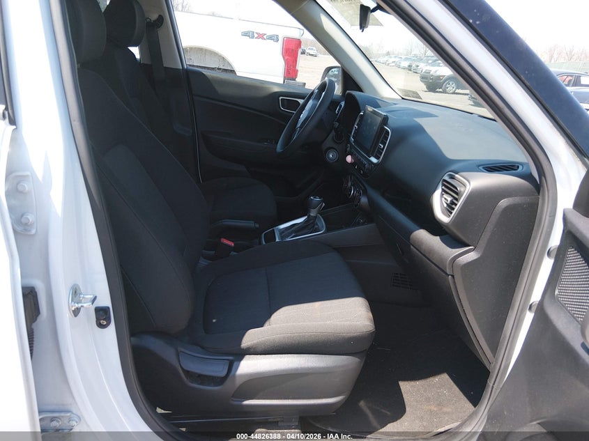 2022 Hyundai Venue Se VIN: KMHRB8A37NU202175 Lot: 44826388