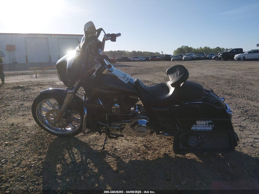 2013 Harley-Davidson Flhx Street Glide VIN: 1HD1KBM15DB638704 Lot: 44826393