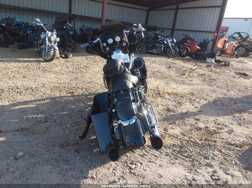 2013 Harley-Davidson Flhx Street Glide VIN: 1HD1KBM15DB638704 Lot: 44826393