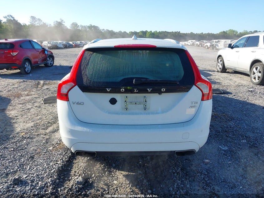 2015 Volvo V60 T5 Platinum VIN: YV1612SD3F1193597 Lot: 44826408