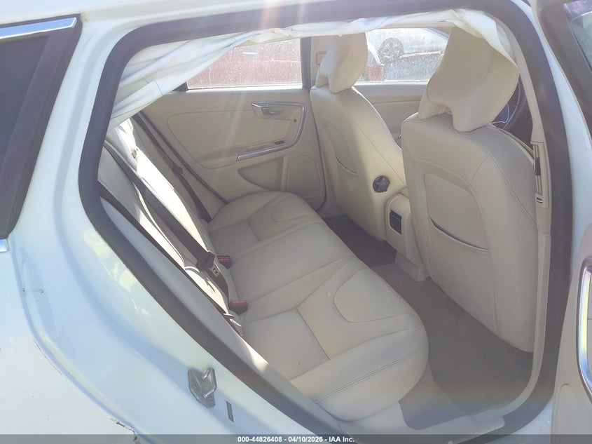 2015 Volvo V60 T5 Platinum VIN: YV1612SD3F1193597 Lot: 44826408