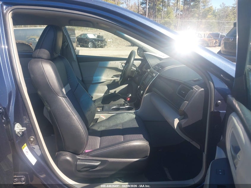 2016 Toyota Camry Hybrid Le