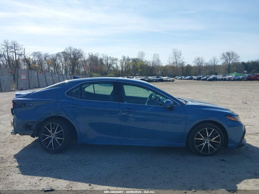 TOYOTA CAMRY - zdjęcie 14