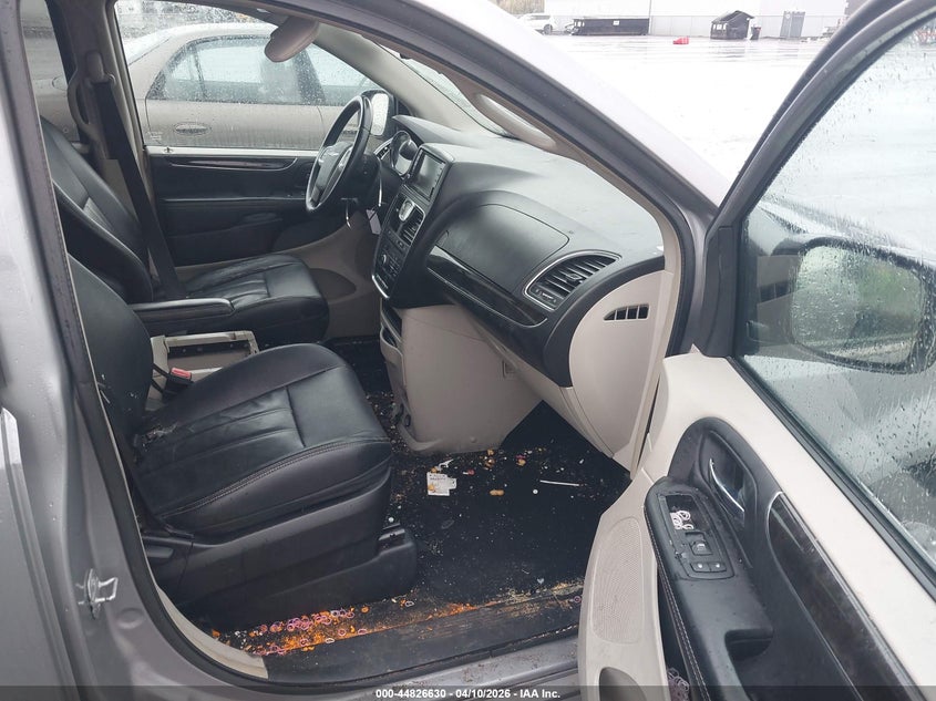 2014 Chrysler Town & Country Touring