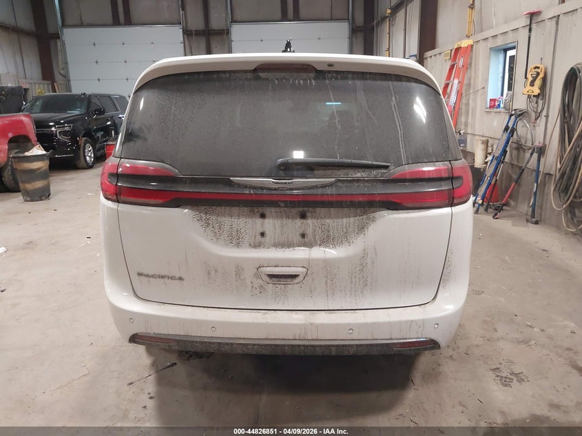 2C4RC1FG0RR135510 2024 Chrysler Pacifica 3.6 Touring white