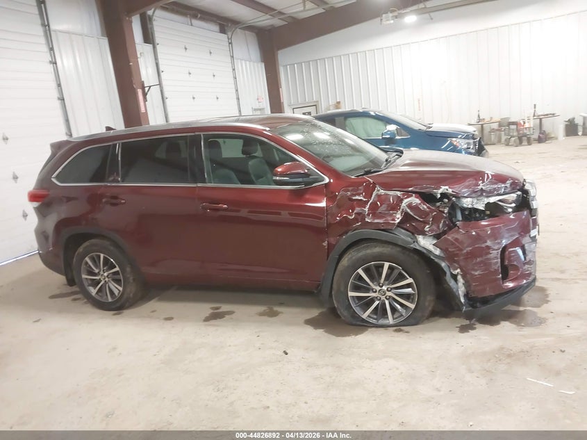 2017 Toyota Highlander 3.5 Xle Red Lot 111044826892 Vin 5TDJZRFH3HS458569
