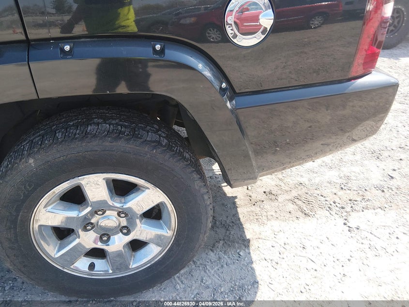 2008 Jeep Commander Overland VIN: 1J8HG68218C230236 Lot: 44826930