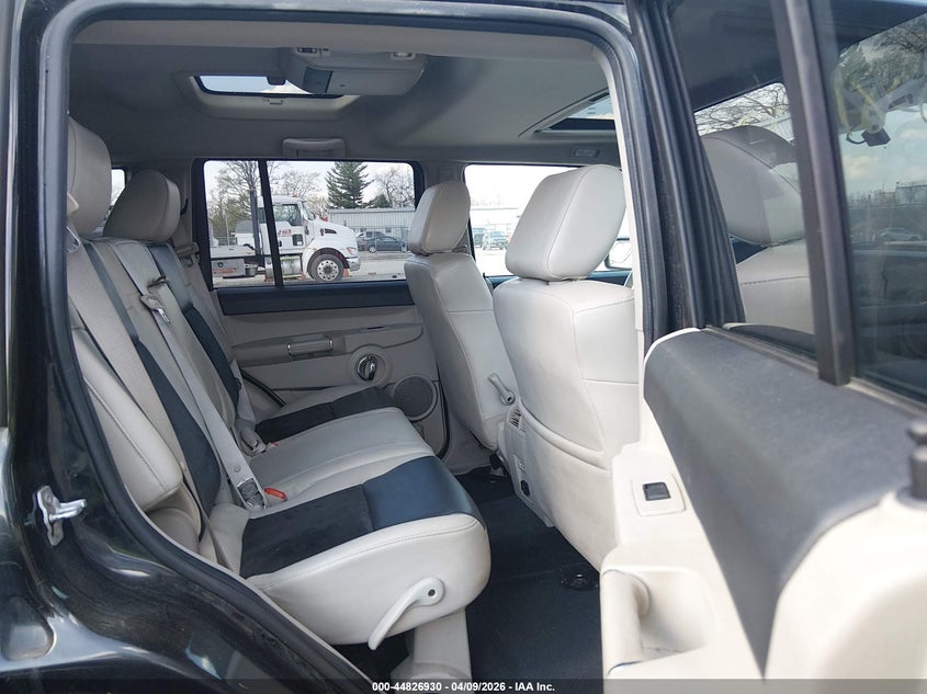 2008 Jeep Commander Overland VIN: 1J8HG68218C230236 Lot: 44826930