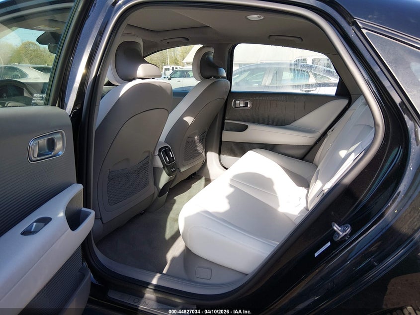 2025 Hyundai Ioniq 6 Limited VIN: KMHM54AC7SA093241 Lot: 44827034