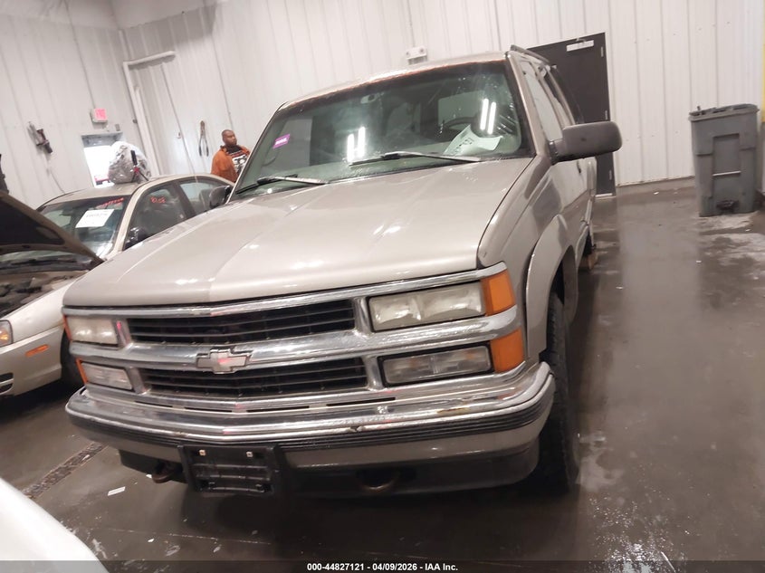 1999 Chevrolet Suburban 1500 Lt VIN: 3GNFK16R5XG144446 Lot: 44827121