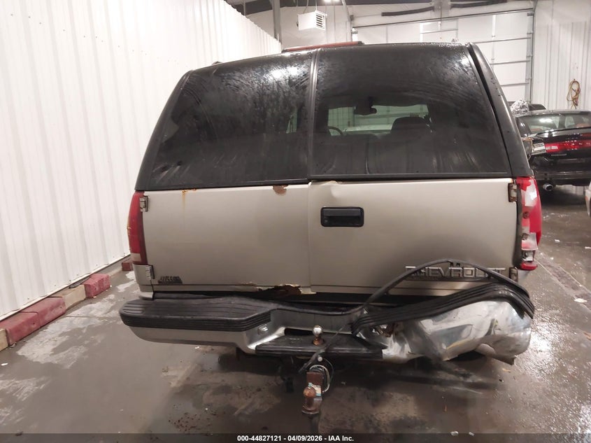 1999 Chevrolet Suburban 1500 Lt VIN: 3GNFK16R5XG144446 Lot: 44827121