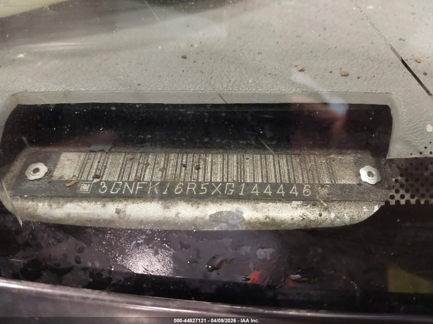 1999 Chevrolet Suburban 1500 Lt VIN: 3GNFK16R5XG144446 Lot: 44827121