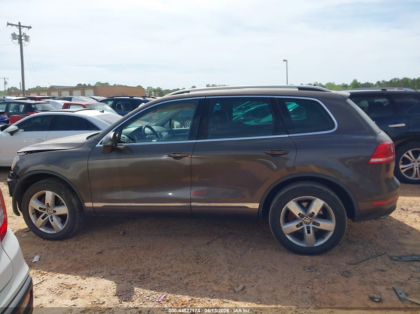 2011 Volkswagen Touareg Tdi Lux VIN: WVGFK9BP7BD005707 Lot: 44827174