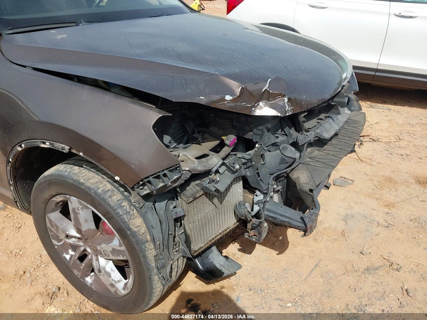 2011 Volkswagen Touareg Tdi Lux VIN: WVGFK9BP7BD005707 Lot: 44827174