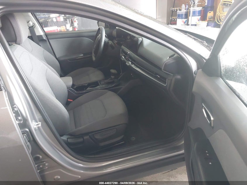 2025 Kia K4 2.0 Ex grey Lot 111044827298 Vin 3KPFU4DE1SE122145