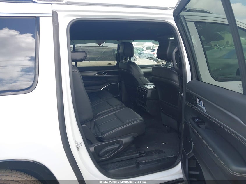 2025 Jeep Wagoneer L Series Ii 4X4 VIN: 1C4SJSBP7SS530405 Lot: 44827300