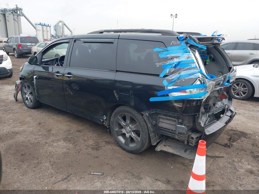 2015 Toyota Sienna Sport