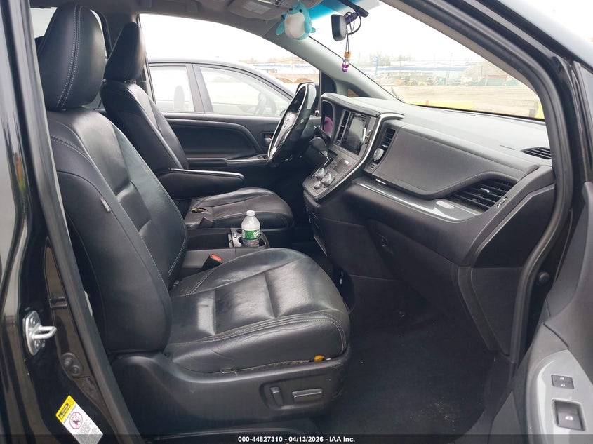 2015 Toyota Sienna Sport