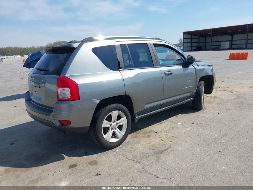 1C4NJCBB0CD677677 2012 Jeep Compass 2.4 Sport grey