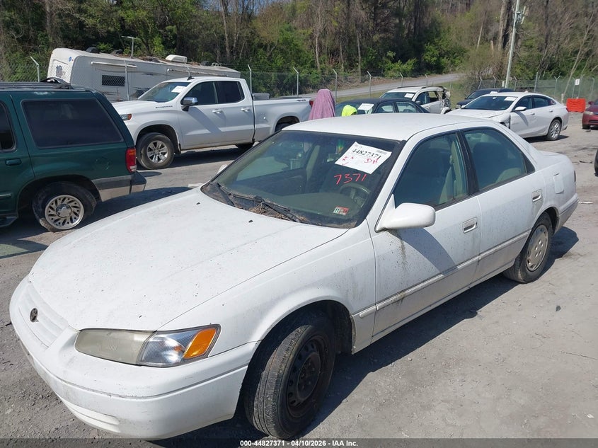 1999 Toyota Camry Le VIN: 4T1BG28K2XU868280 Lot: 44827371