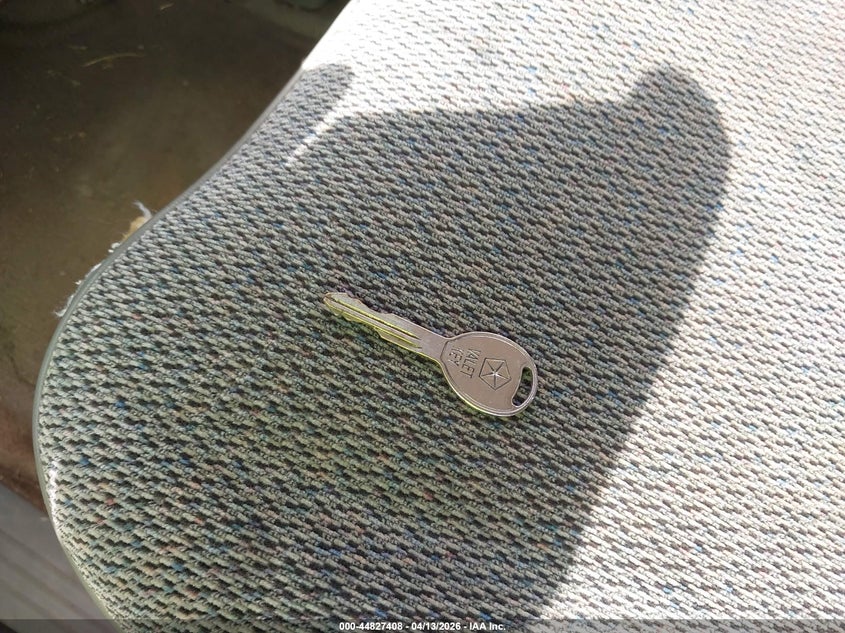 1996 Dodge Caravan VIN: 2B4FP2535TR654360 Lot: 44827408