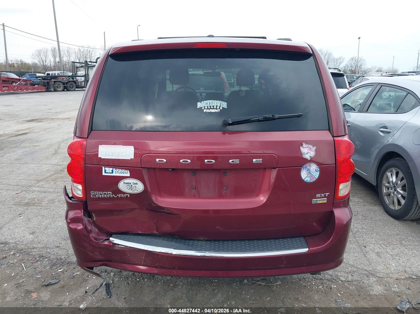 2C4RDGCG3JR207244 2018 Dodge Caravan 3.6 Grand Sxt red