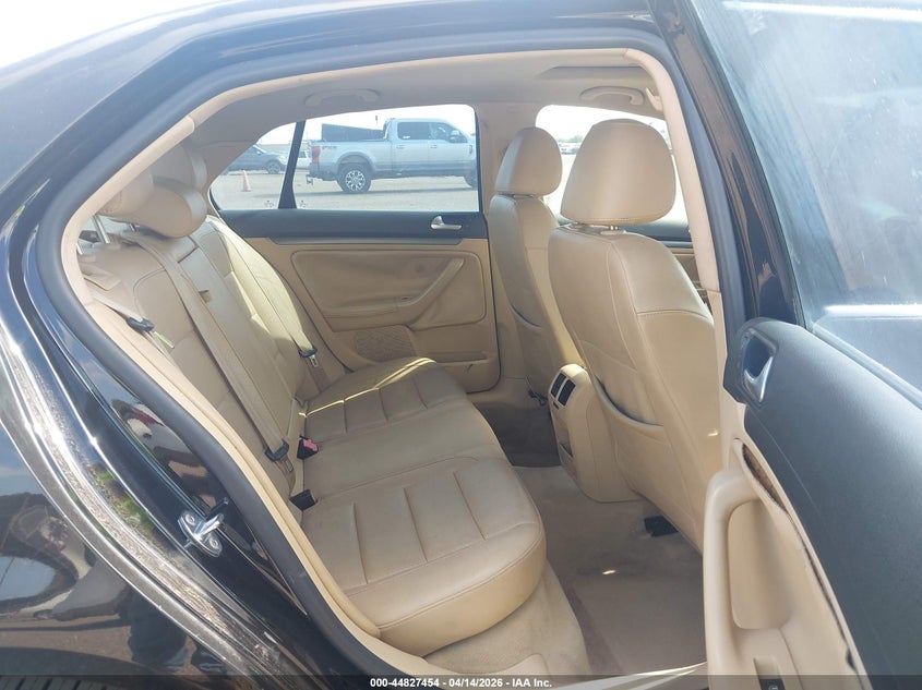 2008 Volkswagen Jetta Se/Sel VIN: 3VWRM71K28M023080 Lot: 44827454