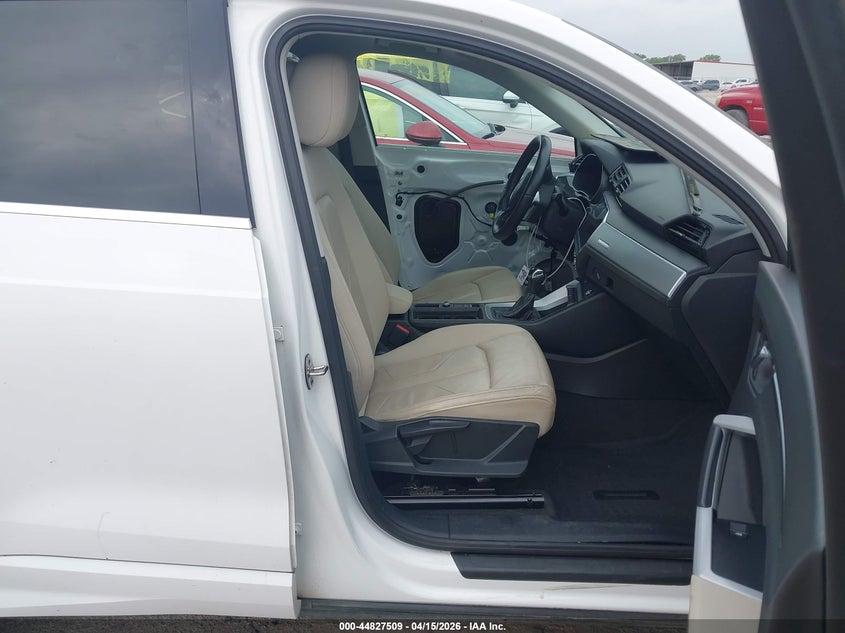 2020 Audi Q3 2.0 Premium 45 Tfsi Quattro Tiptronic white Lot 111044827509 Vin WA1AECF34L1106467