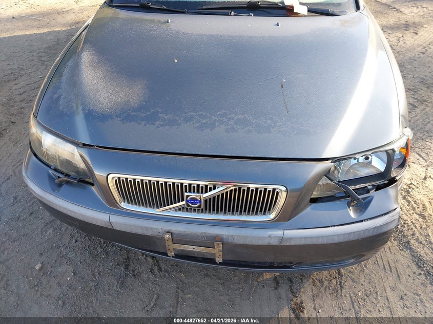 2004 Volvo V70 2.4 VIN: YV1SW61T842415767 Lot: 44827652