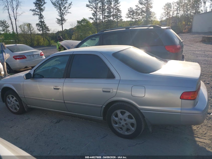 2000 Toyota Camry Le VIN: JT2BG22K0Y0393534 Lot: 44827689
