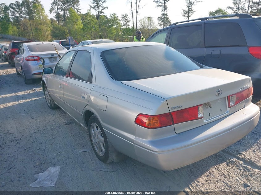 2000 Toyota Camry Le VIN: JT2BG22K0Y0393534 Lot: 44827689