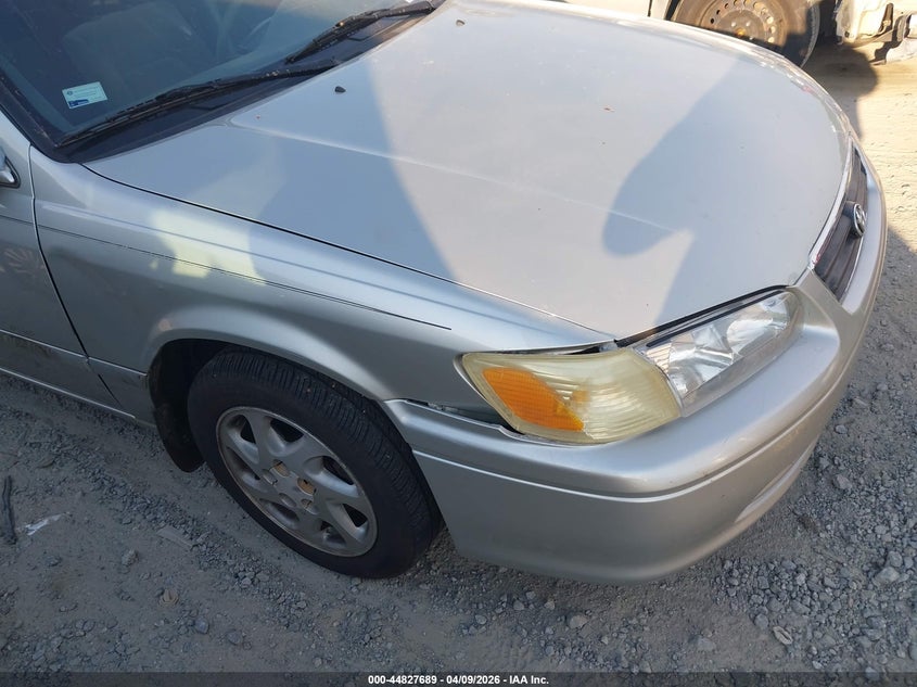 2000 Toyota Camry Le VIN: JT2BG22K0Y0393534 Lot: 44827689