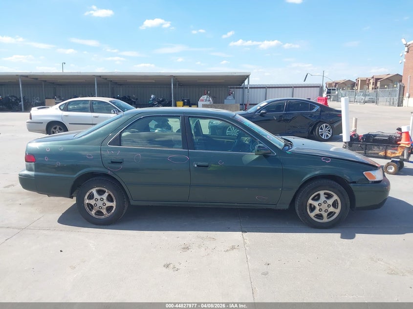 1999 Toyota Camry Le VIN: 4T1BG22K4XU520893 Lot: 44827977