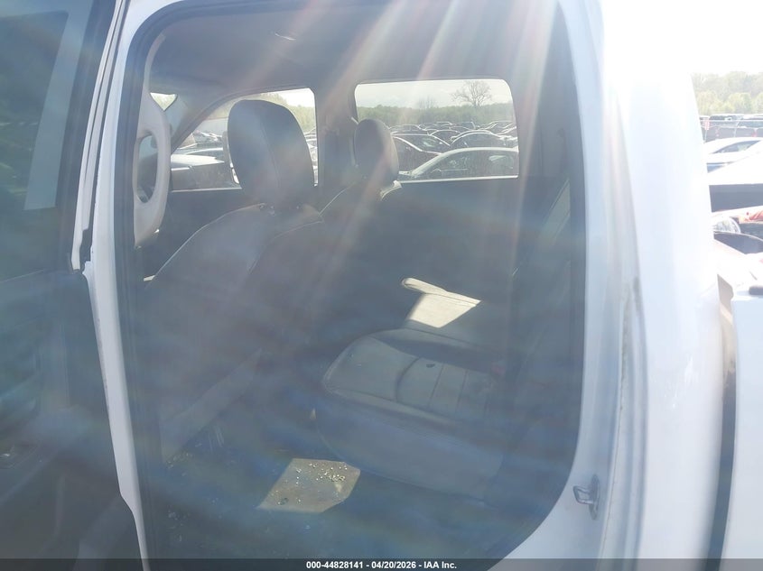 2015 Ram 3500 Ram Chassis Tradesman/Slt/Laramie white Lot 111044828141 Vin 3C7WRSCL5FG642853