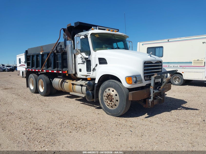 2004 Mack 700 Cv700