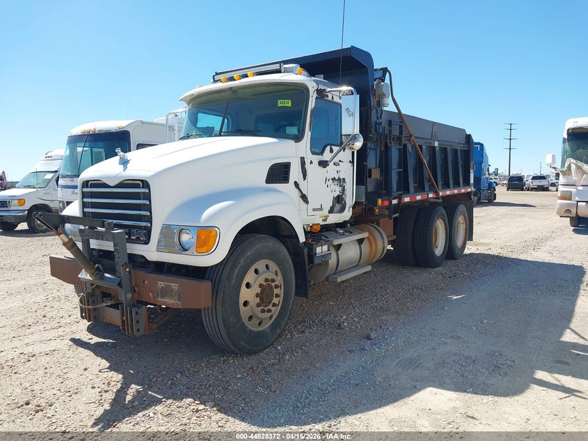 2004 Mack 700 Cv700