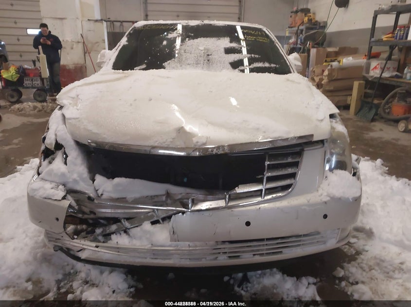 2008 Cadillac Dts 1Se VIN: 1G6KD579X8U143835 Lot: 44254649