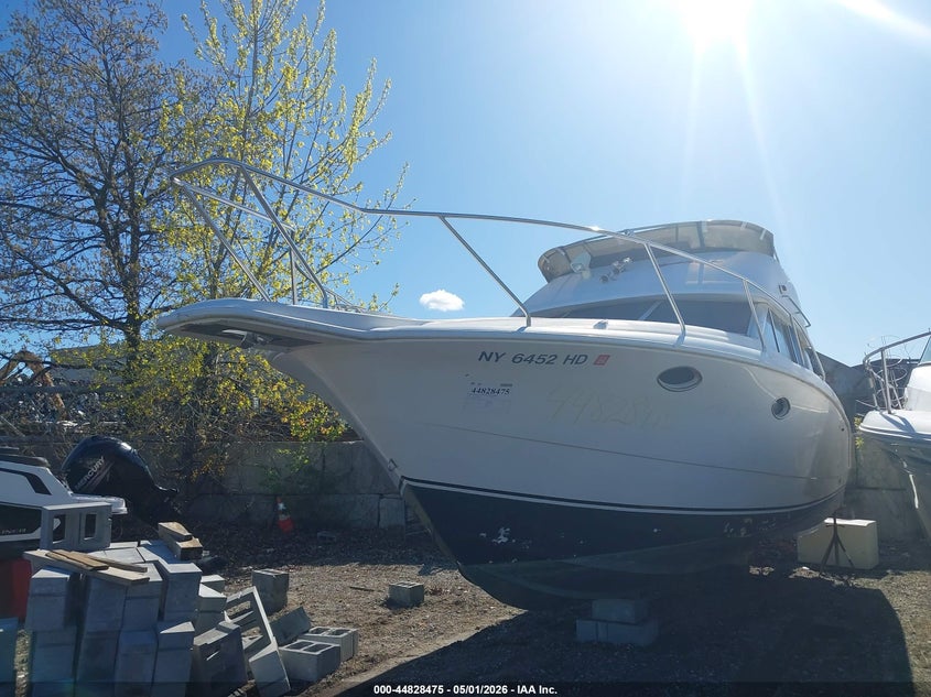 1996 SILVERTON 32' auction photo 1