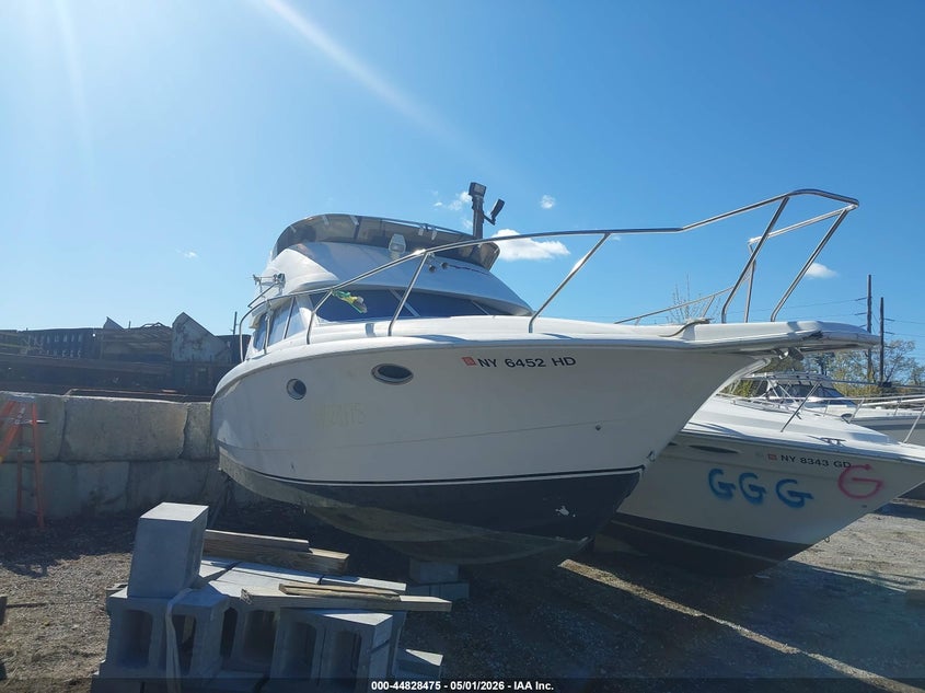 1996 SILVERTON 32' auction photo 2