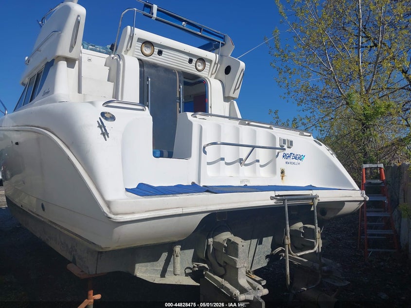 1996 SILVERTON 32' auction photo 4