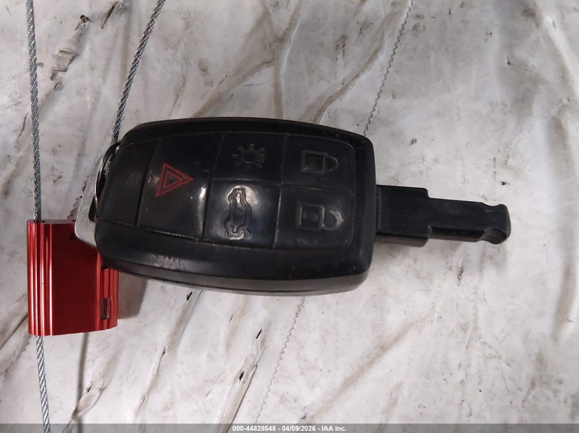 2011 Volvo C70 T5 VIN: YV1672MC9BJ115645 Lot: 44828548