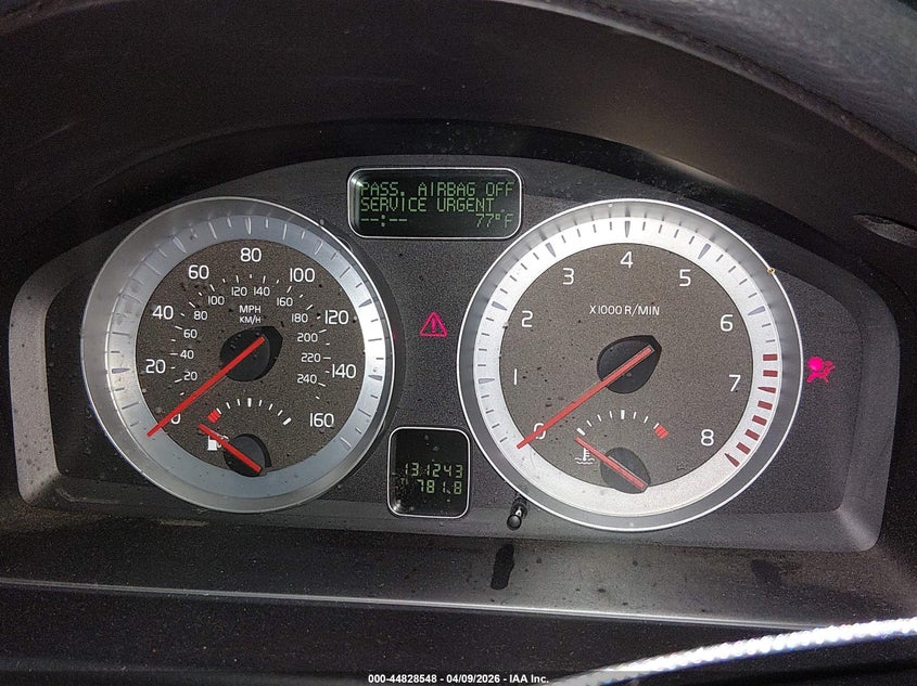 2011 Volvo C70 T5 VIN: YV1672MC9BJ115645 Lot: 44828548