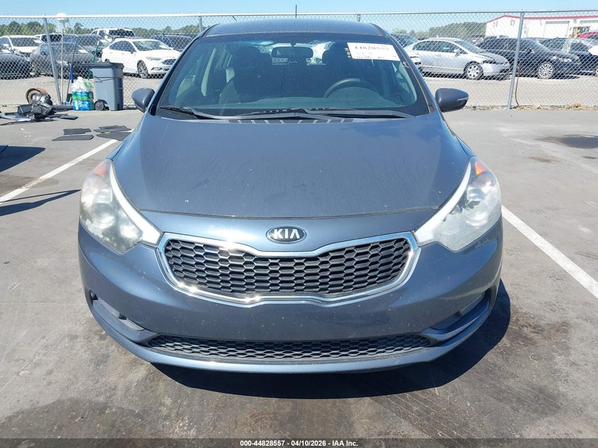 2016 Kia Forte 2.0 Lx grey Lot 111044828557 Vin KNAFK5A86G5592343