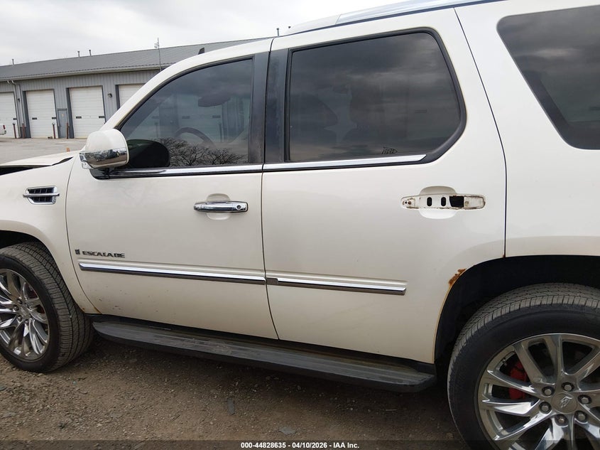 2008 Cadillac Escalade Standard VIN: 1GYFK63808R220541 Lot: 44828635