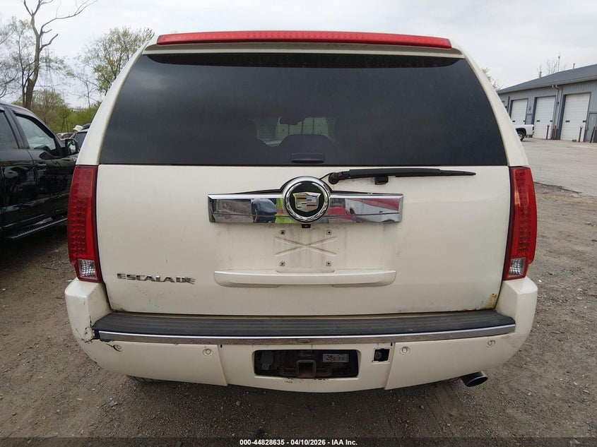 2008 Cadillac Escalade Standard VIN: 1GYFK63808R220541 Lot: 44828635