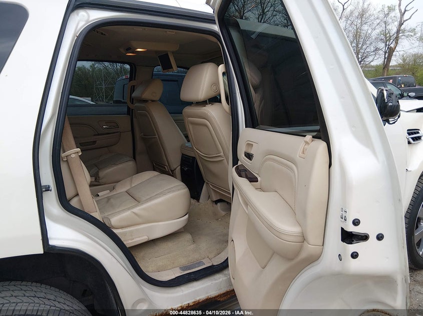 2008 Cadillac Escalade Standard VIN: 1GYFK63808R220541 Lot: 44828635