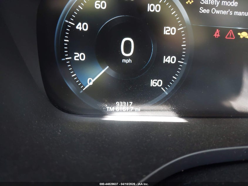 2018 Volvo Xc60 T5 Momentum VIN: YV4102RK4J1057976 Lot: 44828637